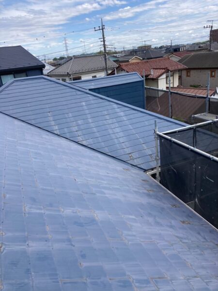 さいたま市緑区にて雨漏り修理〈屋根カバー工法〉の施工前写真