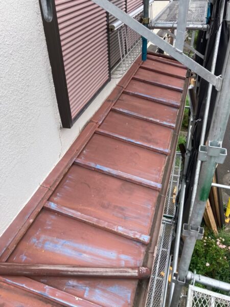 さいたま市浦和区にて雨漏り修理・屋根修理＜下屋根のカバー工法＞の施工前写真