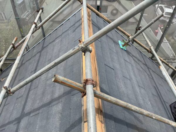 さいたま市にて屋根修理〈築20年戸建てのカバー工法〉の施工前写真