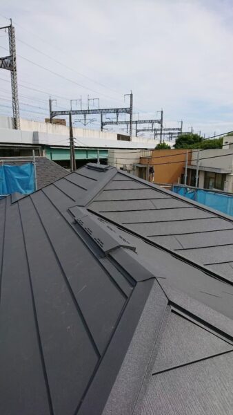 さいたま市にて屋根修理〈スレートからスパーガルテクト〉の施工後写真